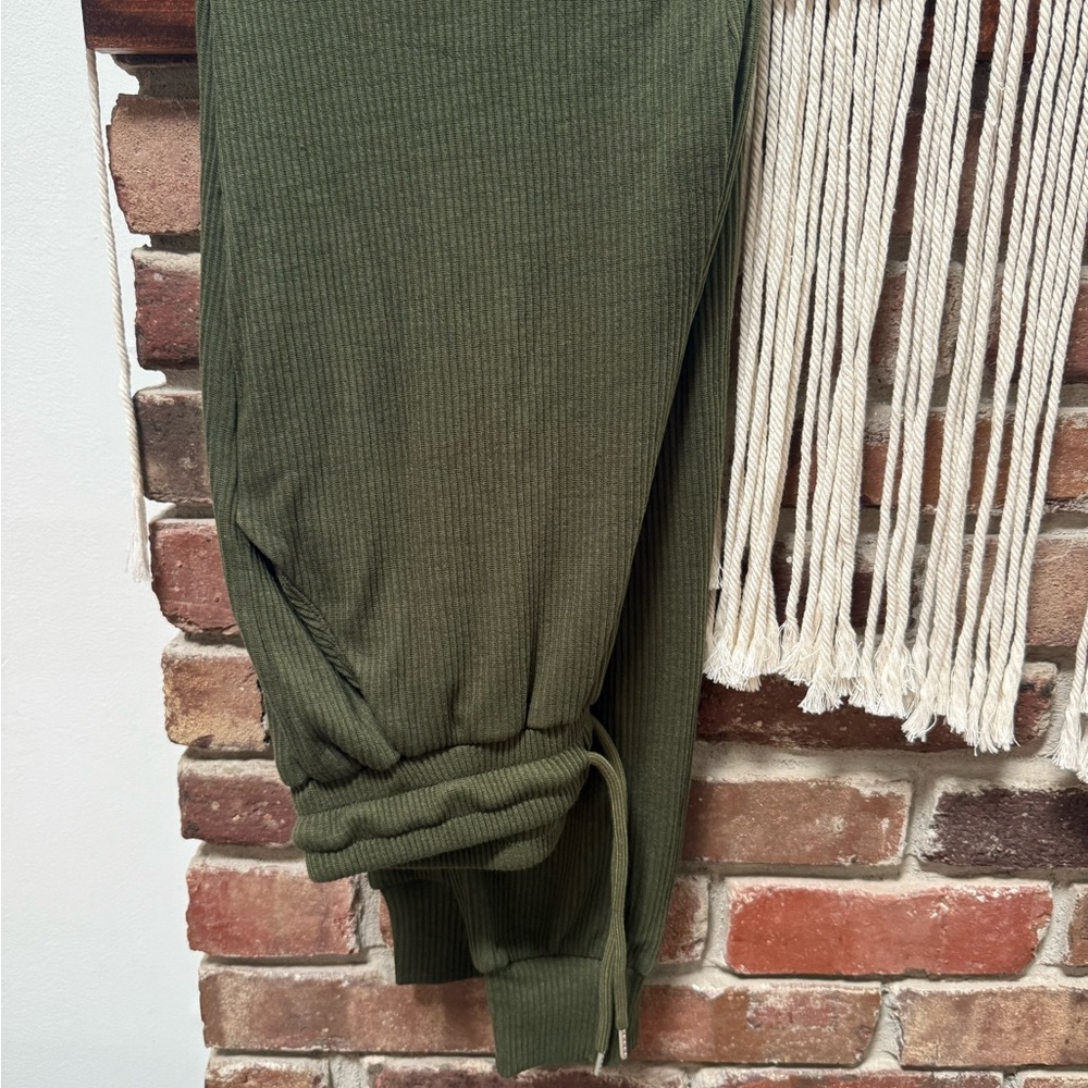 Olive Green Ribbed Lounge Set - Cozy Two-Piece - Picture 5 of 6